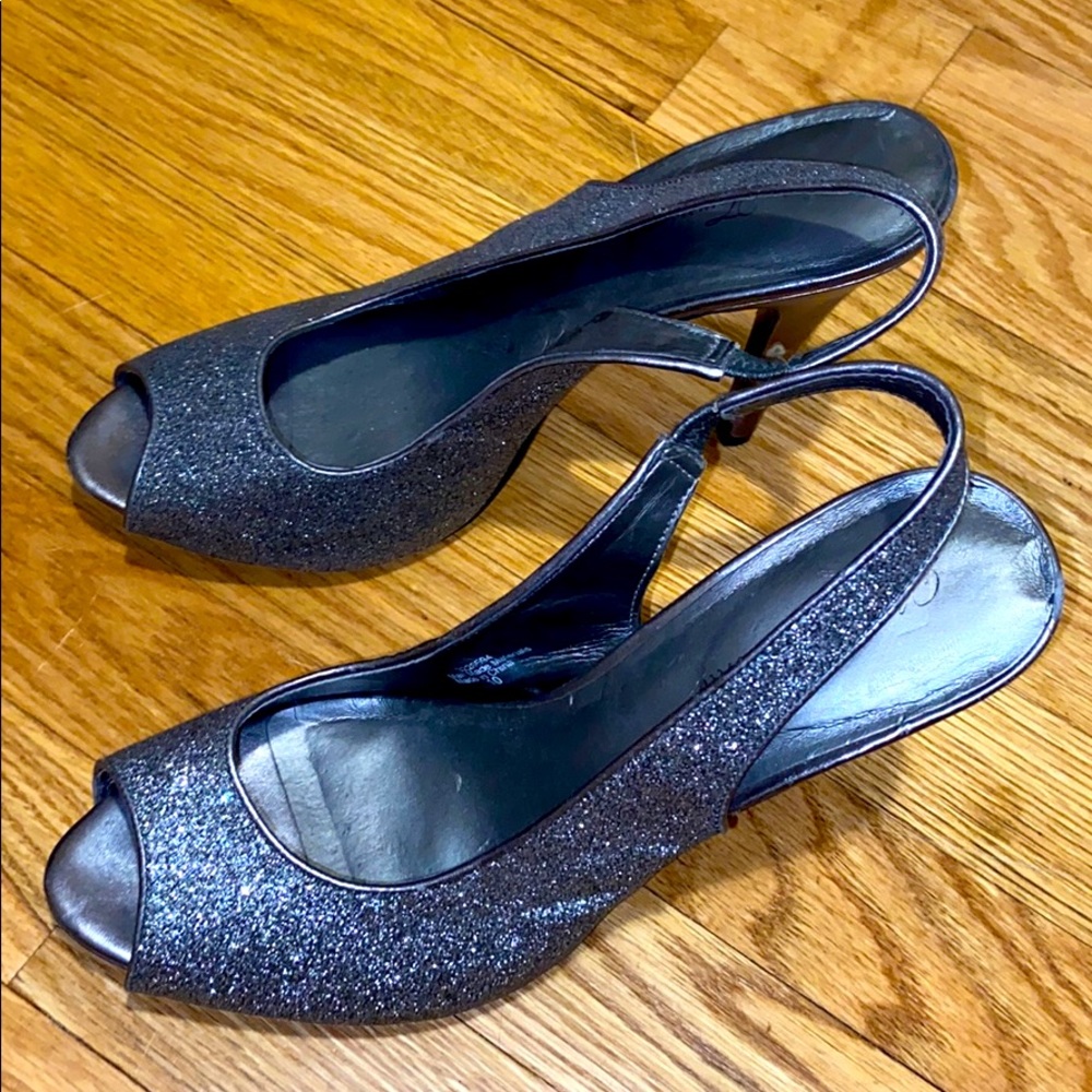 Glitter pumps